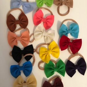 Newborn baby bows